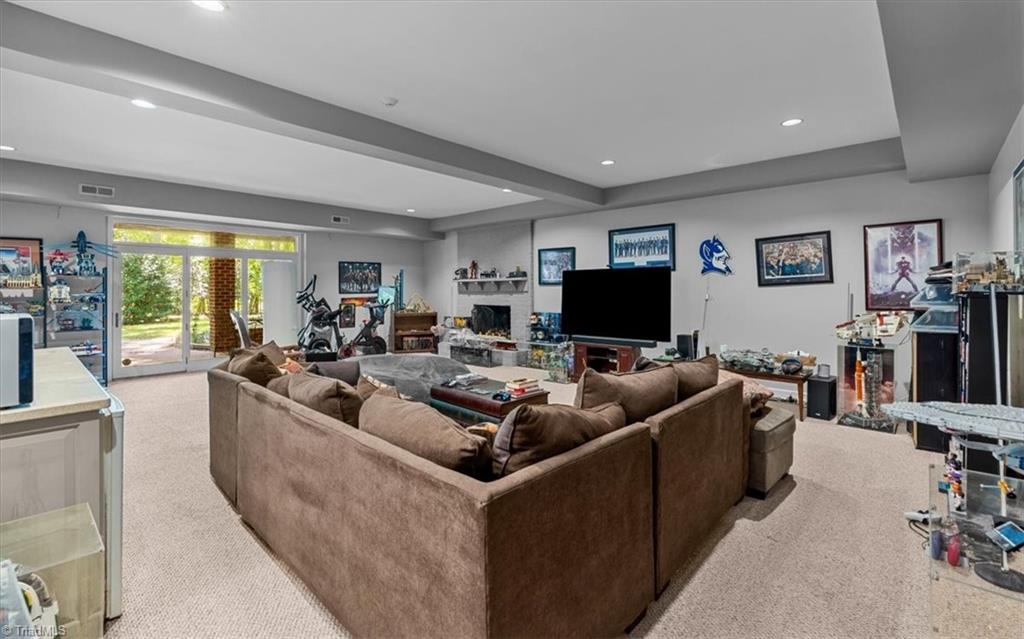 1035 Viewmont Drive Property Photo 35