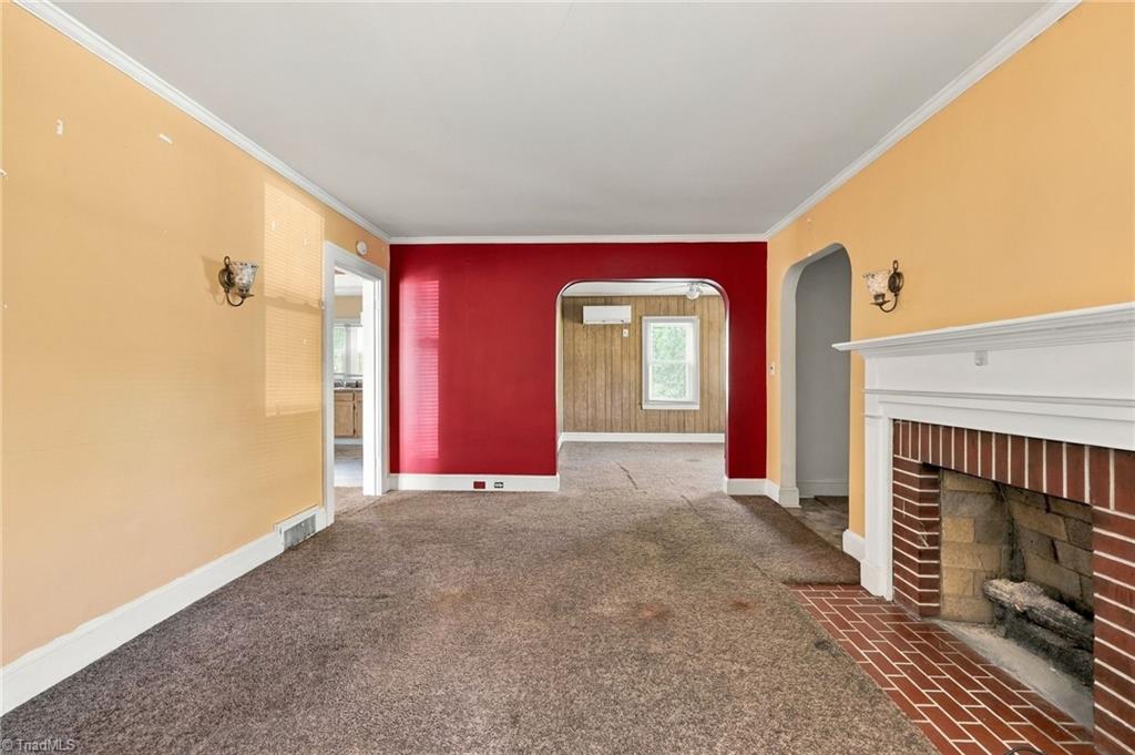 422 W 25th Street Property Photo 8
