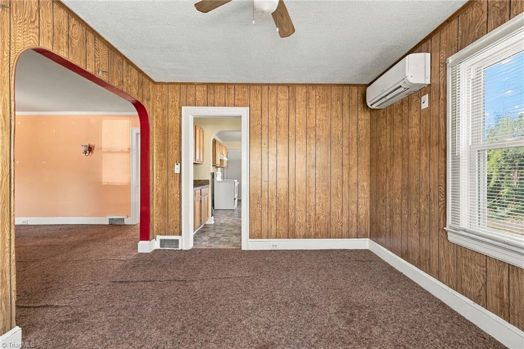 422 W 25th Street Property Photo 10