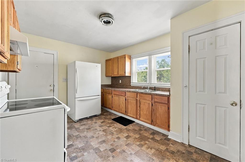 422 W 25th Street Property Photo 15