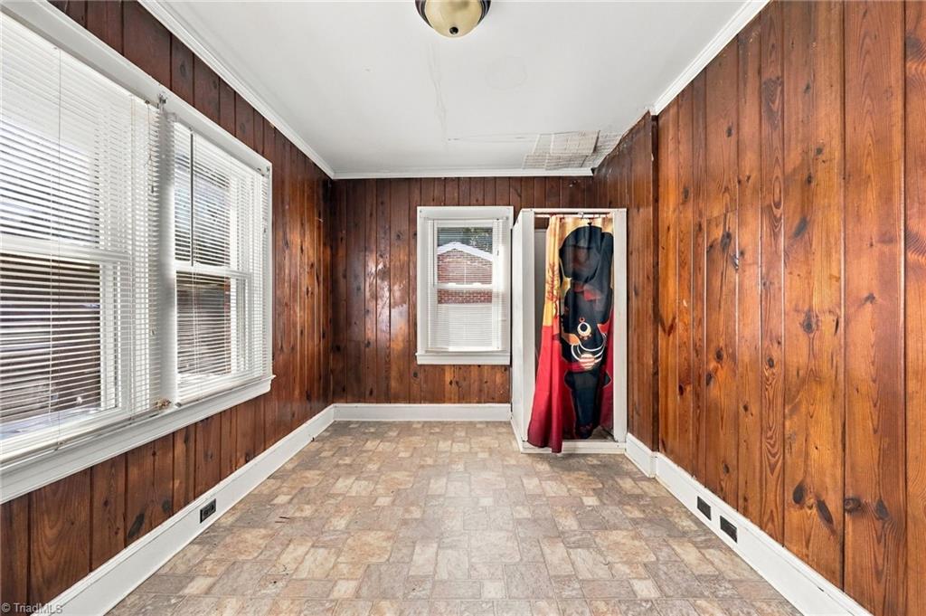 422 W 25th Street Property Photo 17