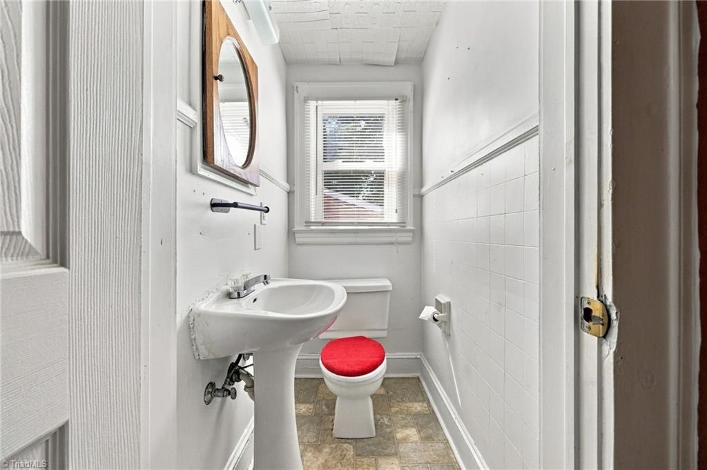 422 W 25th Street Property Photo 19