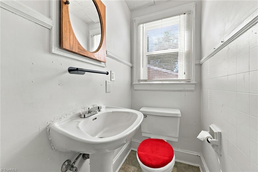 422 W 25th Street Property Photo 20