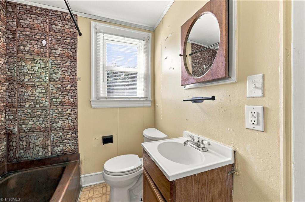 422 W 25th Street Property Photo 21