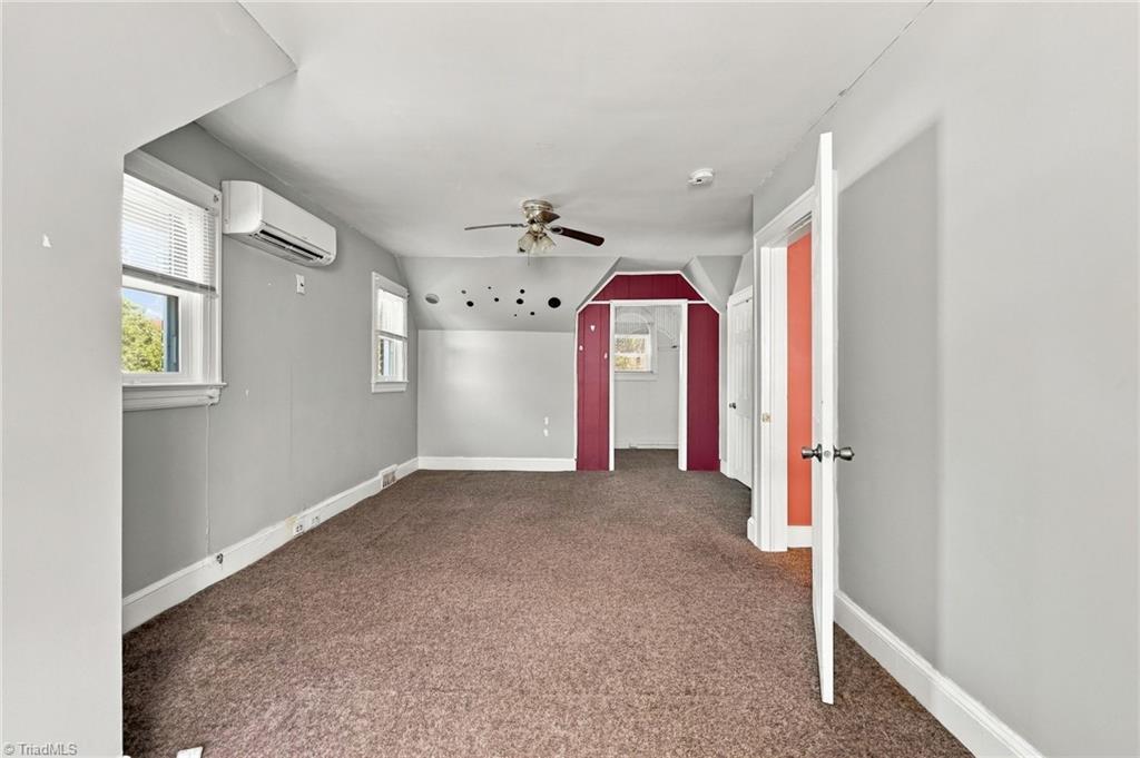 422 W 25th Street Property Photo 25