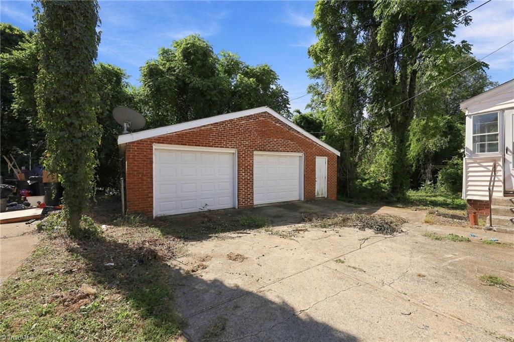 422 W 25th Street Property Photo 38