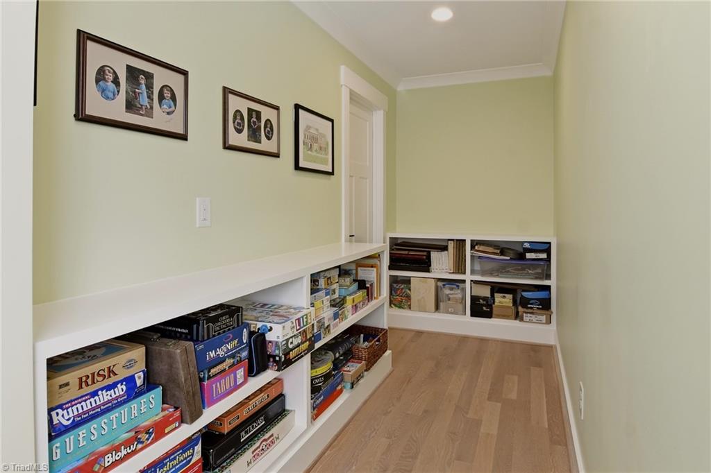 3925 Thorndale Drive Property Photo 33
