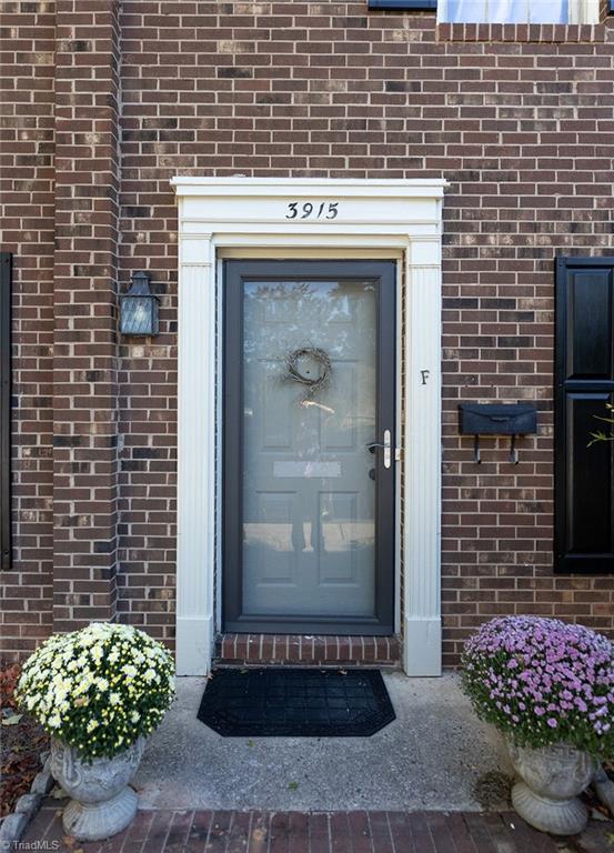3915 Valley Court # F Property Photo 1