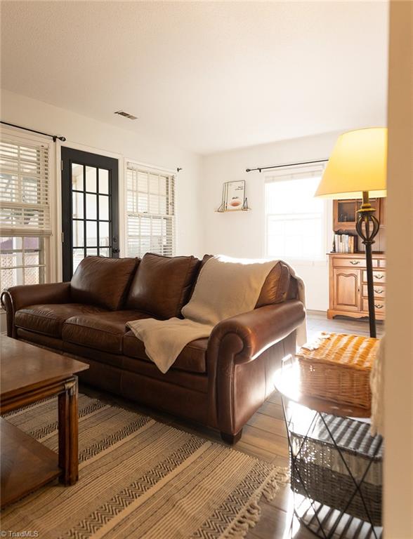 3915 Valley Court # F Property Photo 3