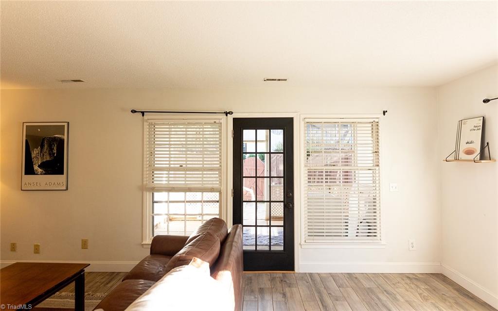 3915 Valley Court # F Property Photo 6