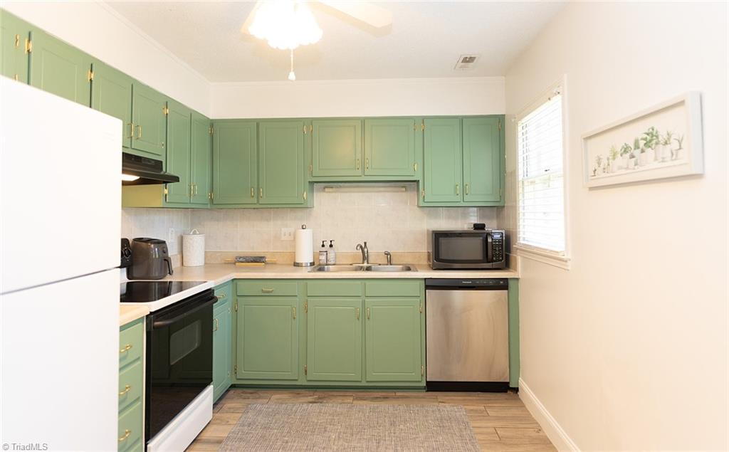 3915 Valley Court # F Property Photo 12