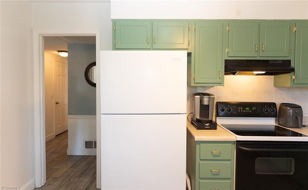 3915 Valley Court # F Property Photo 13