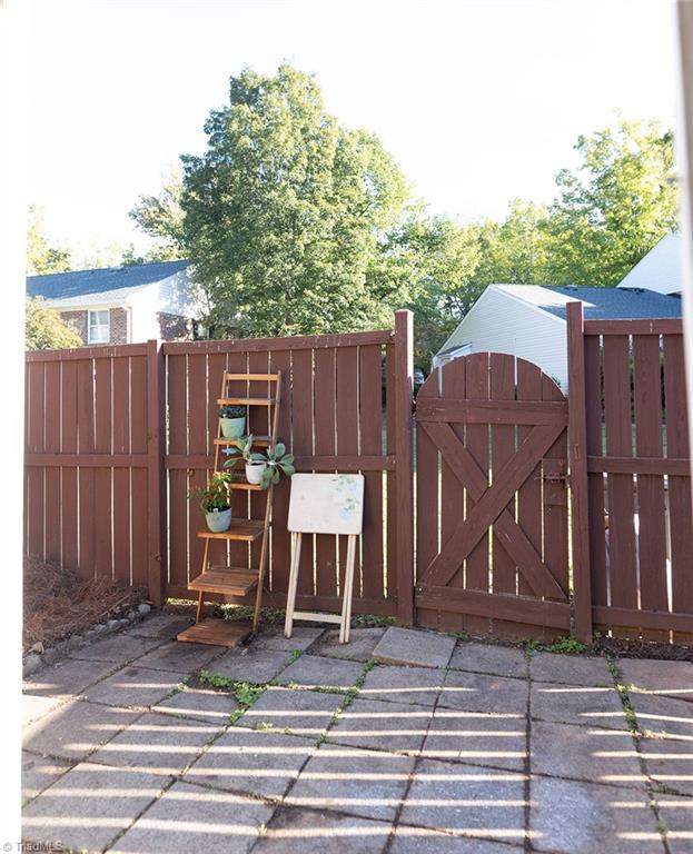 3915 Valley Court # F Property Photo 16