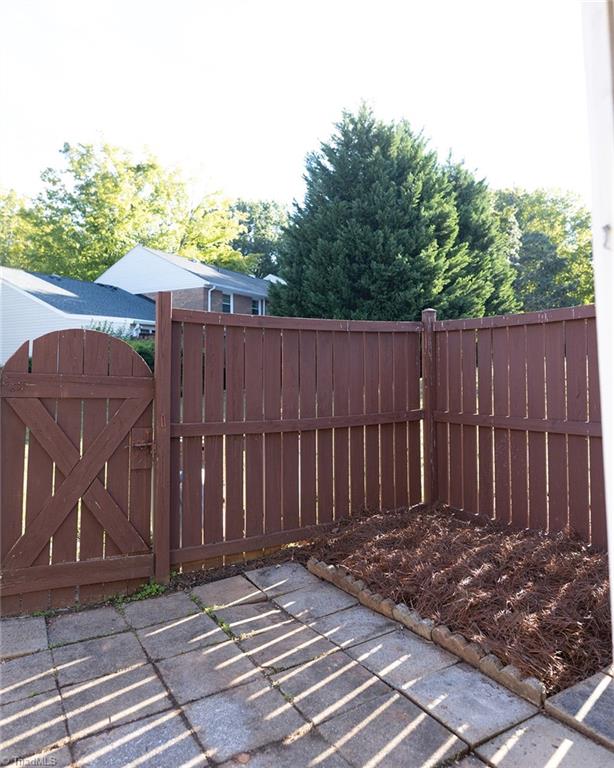 3915 Valley Court # F Property Photo 17