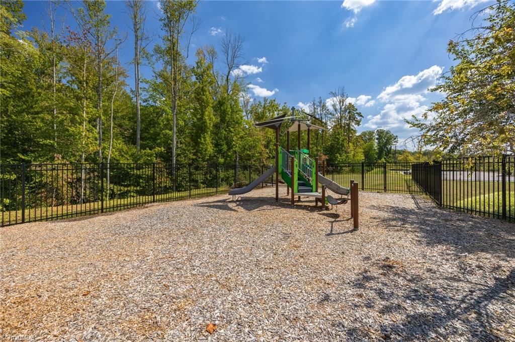 1715 Creekline Drive Property Photo 23