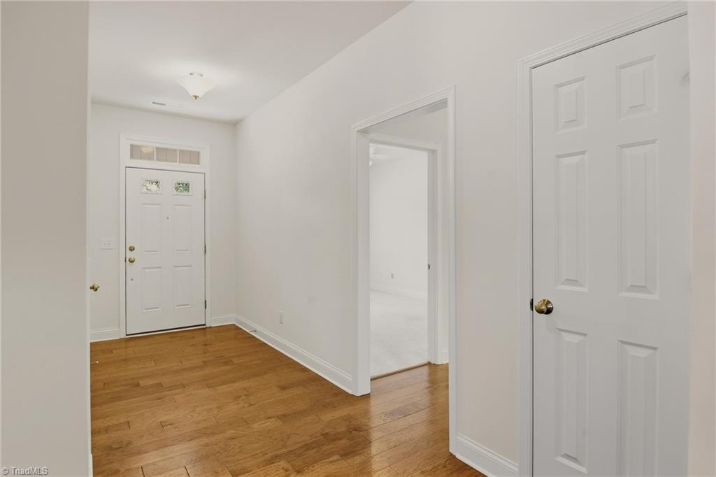 5795 Knoll Court Property Photo 4
