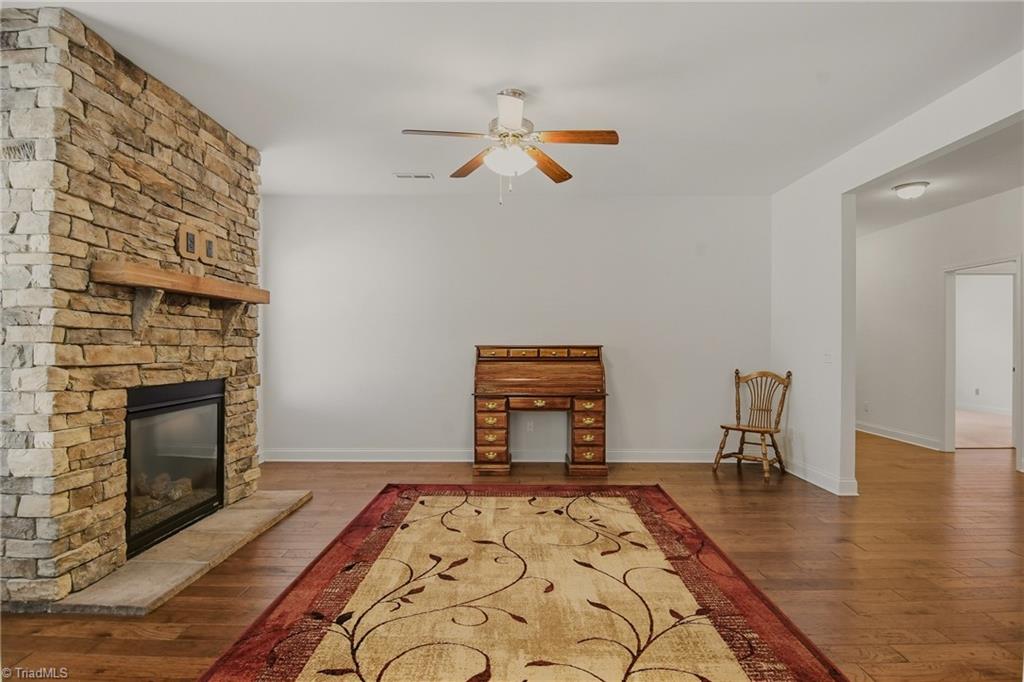 5795 Knoll Court Property Photo 5