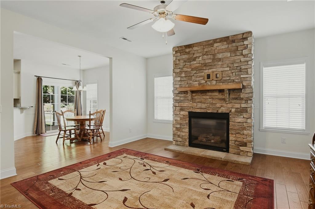 5795 Knoll Court Property Photo 7