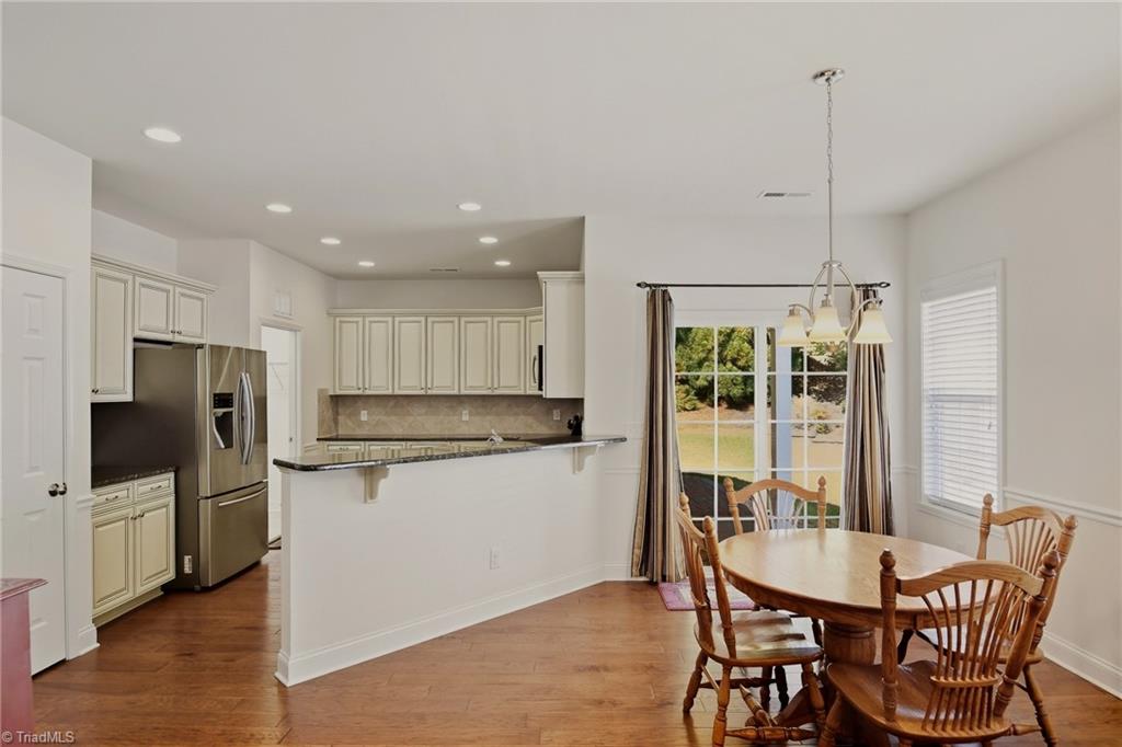 5795 Knoll Court Property Photo 8