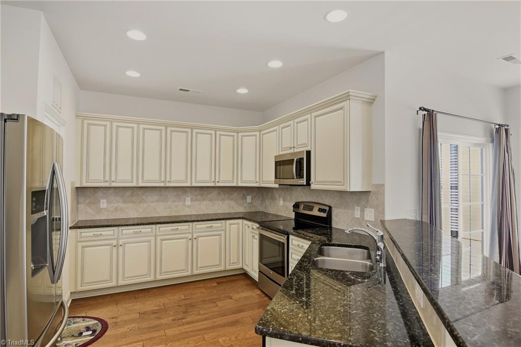 5795 Knoll Court Property Photo 12