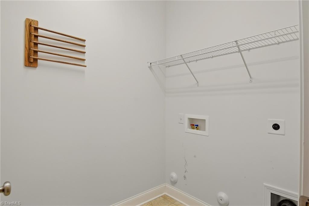 5795 Knoll Court Property Photo 15