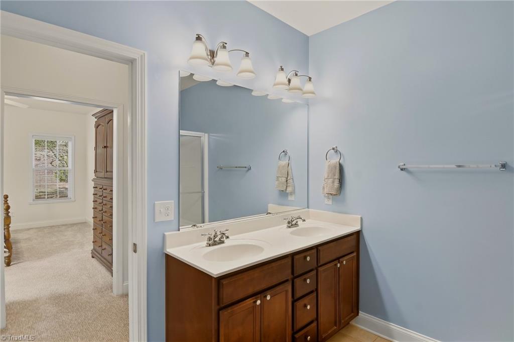 5795 Knoll Court Property Photo 17
