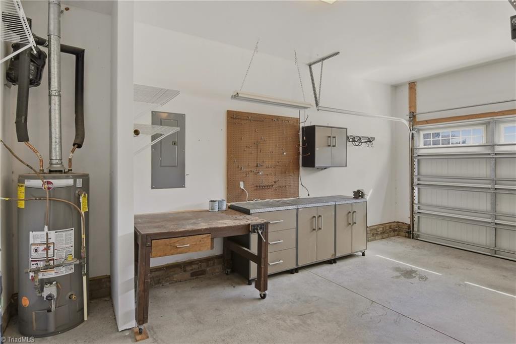 5795 Knoll Court Property Photo 32