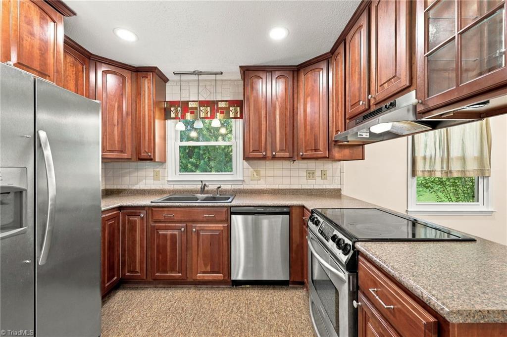 3701 Rolling Road Property Photo 6