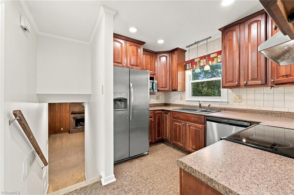 3701 Rolling Road Property Photo 17