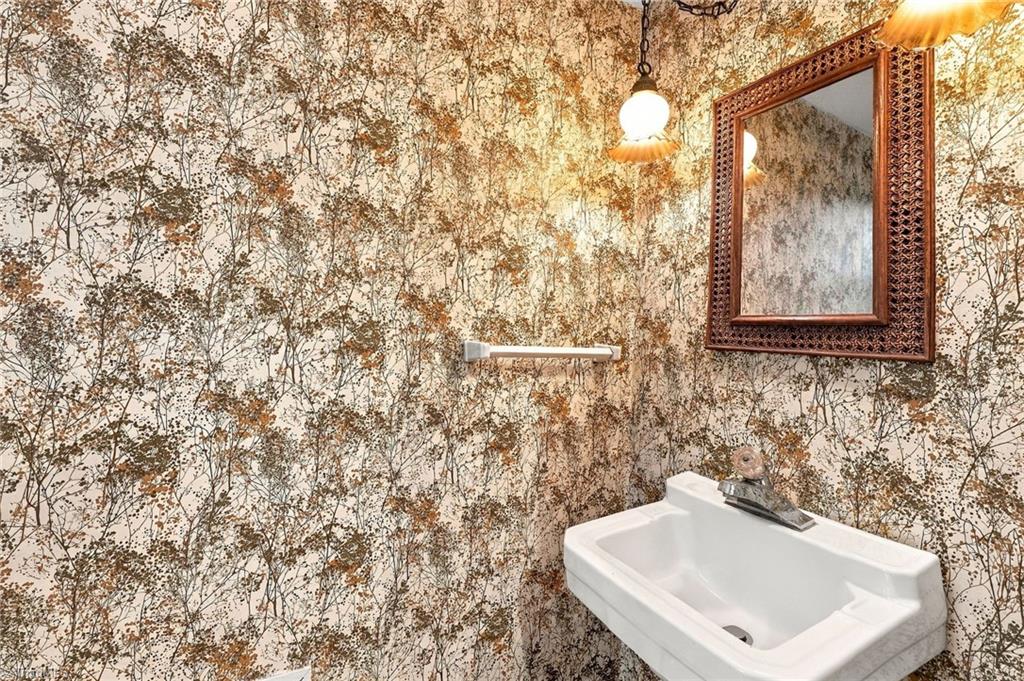 3701 Rolling Road Property Photo 21