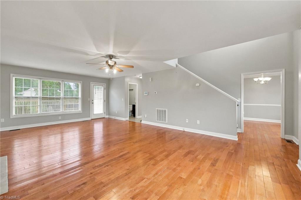 2089 Jackson Way Property Photo 4