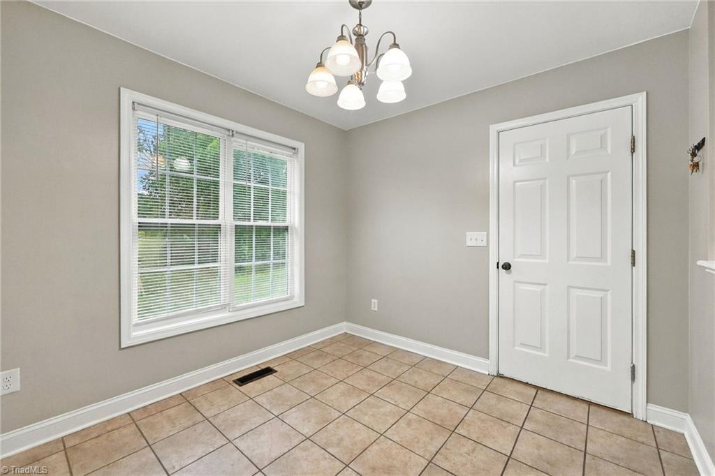 2089 Jackson Way Property Photo 8
