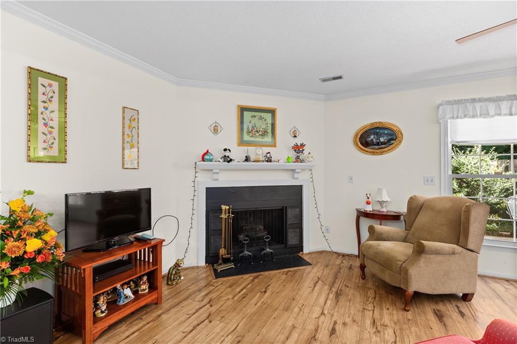2701 Saint Johns Place Property Photo 4