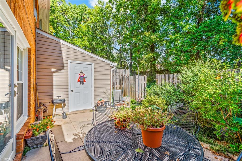 2701 Saint Johns Place Property Photo 20