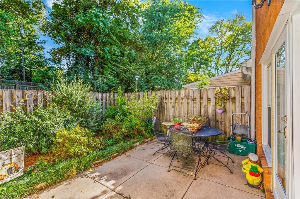 2701 Saint Johns Place Property Photo 22