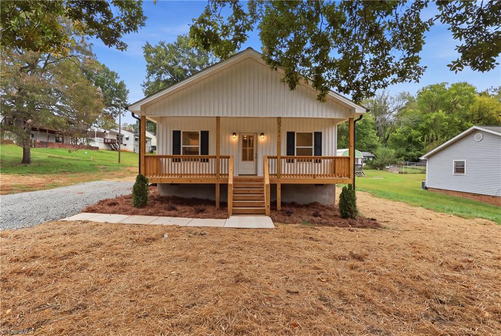 1123 2nd Street Property Photo 2