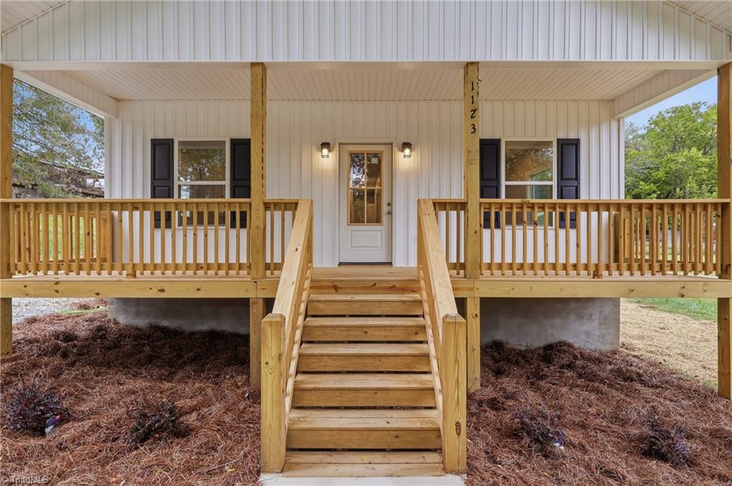 1123 2nd Street Property Photo 3