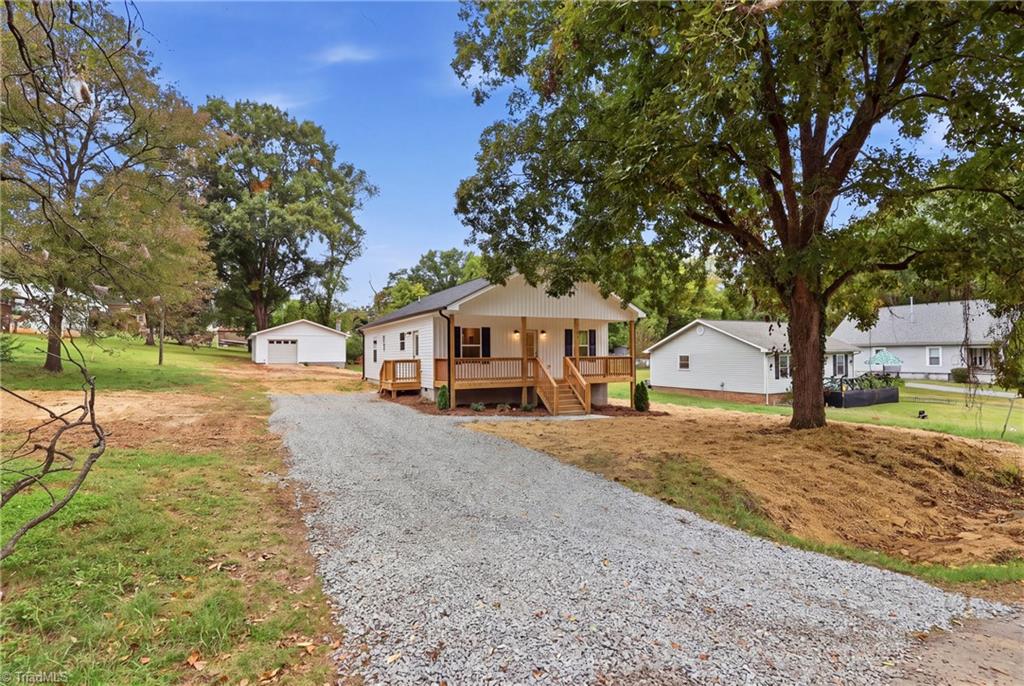1123 2nd Street Property Photo 4
