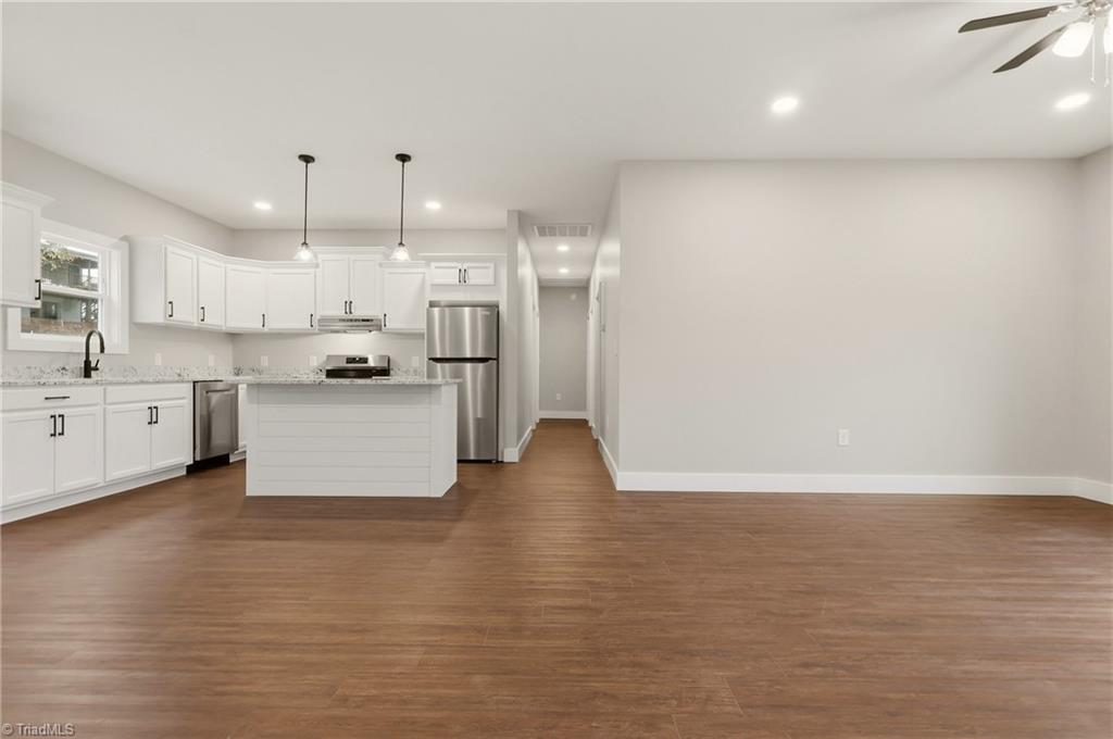 1123 2nd Street Property Photo 6