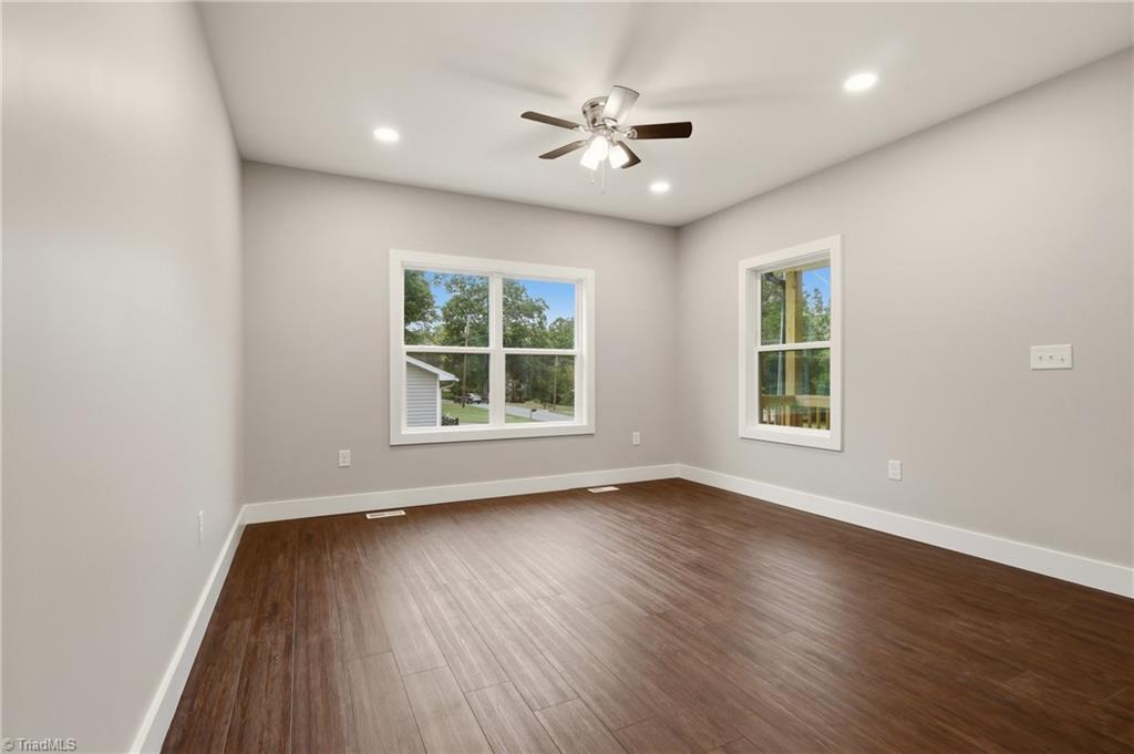 1123 2nd Street Property Photo 9