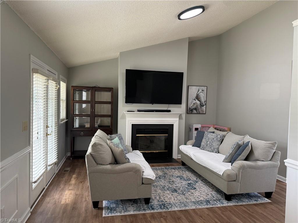 1503 Manora Court Property Photo 6