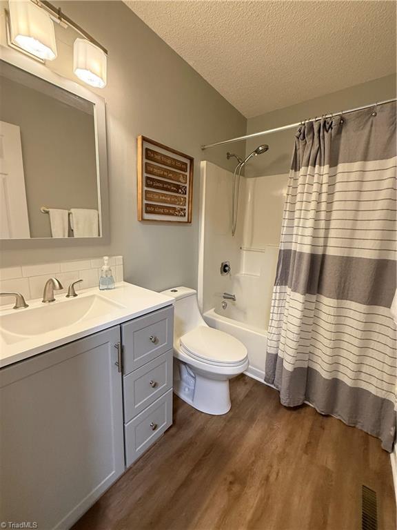 1503 Manora Court Property Photo 18