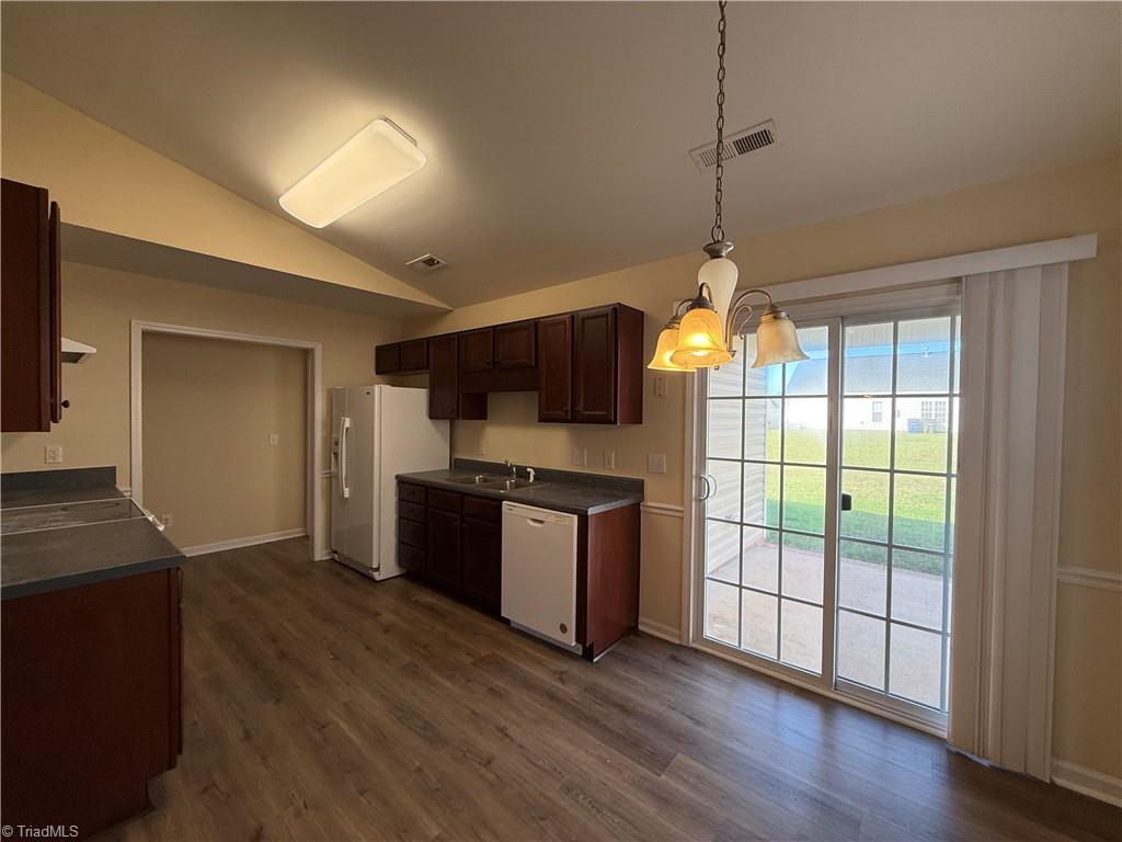 4018 Leak Creek Court Property Photo 4