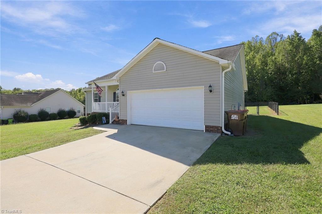 398 Goldenrod Lane Property Photo 3