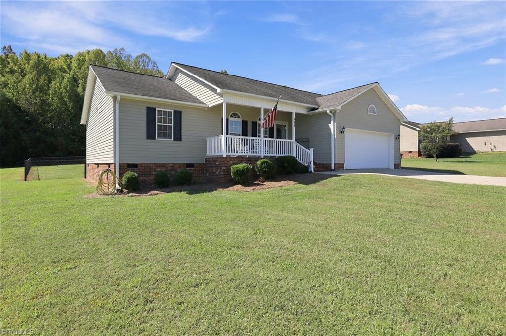 398 Goldenrod Lane Property Photo 4