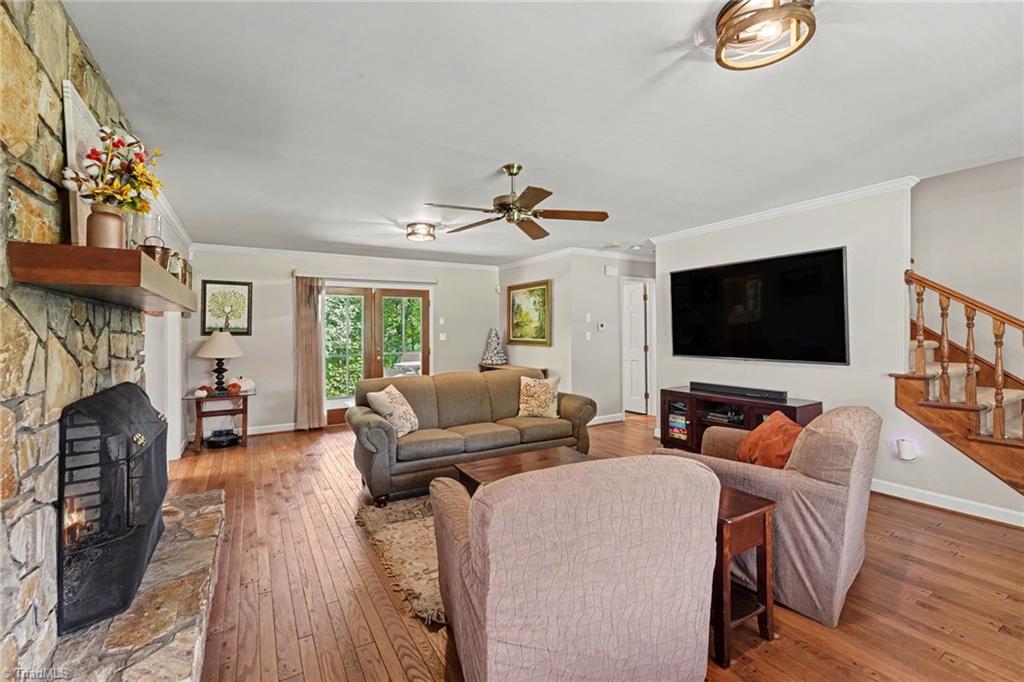 1100 Wolf Rock Road Property Photo 6