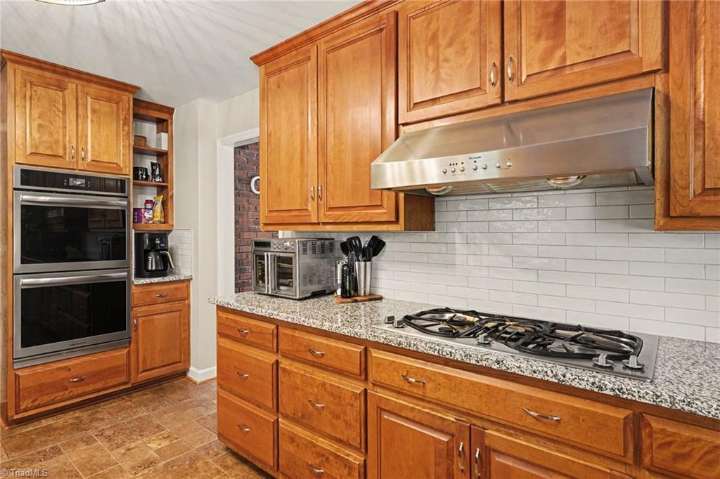 1100 Wolf Rock Road Property Photo 10
