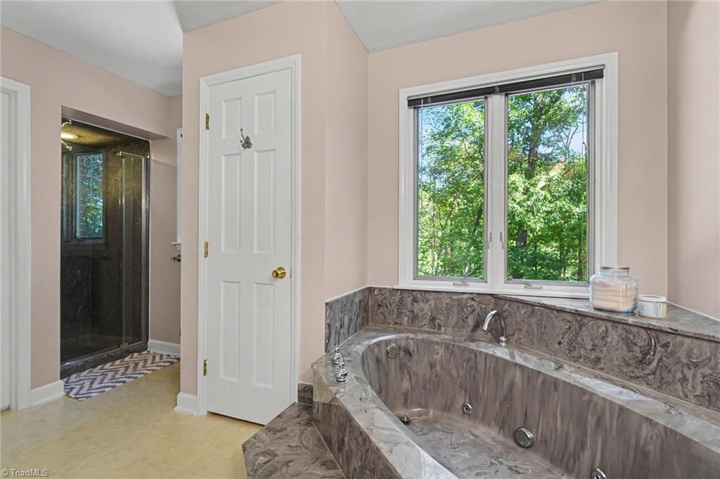 1100 Wolf Rock Road Property Photo 18