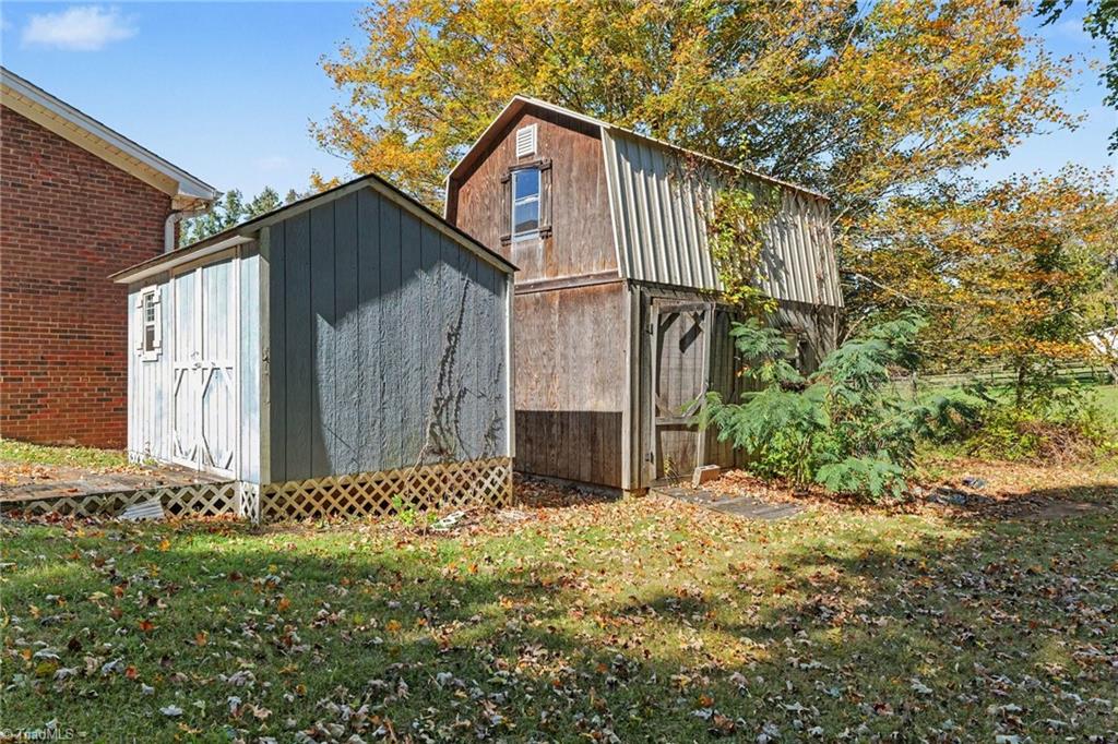 3723 Huffine Mill Road Property Photo 28