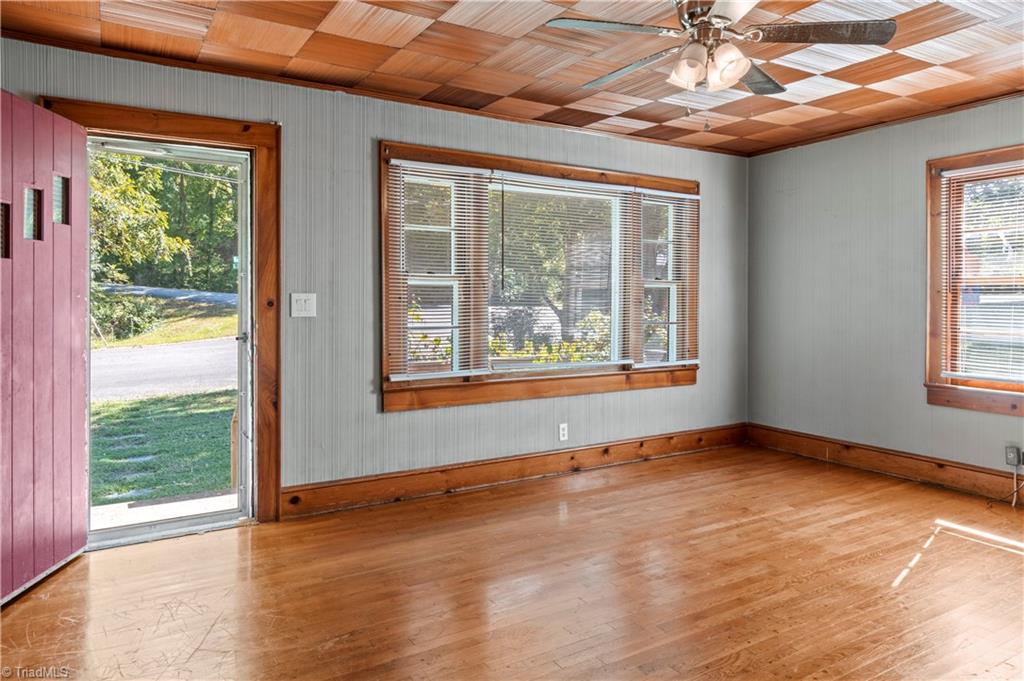 410 Rosewood Drive Property Photo 3